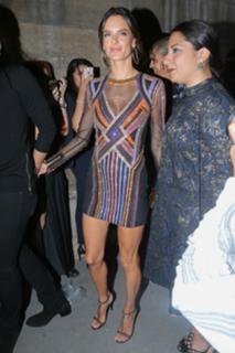 Alessandra Ambrosio feet photo thumbnail