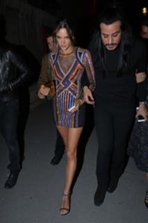 Alessandra Ambrosio feet photo thumbnail