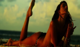 Alessandra Ambrosio feet photo thumbnail