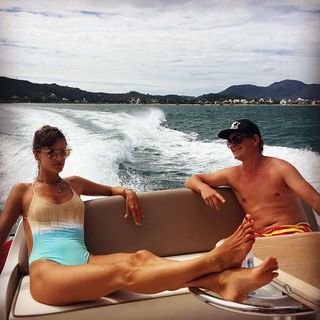 Alessandra Ambrosio feet photo thumbnail