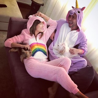 Alessandra Ambrosio feet photo thumbnail