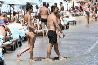 Alessandra Ambrosio feet photo thumbnail