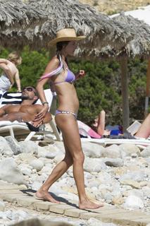 Alessandra Ambrosio feet photo thumbnail