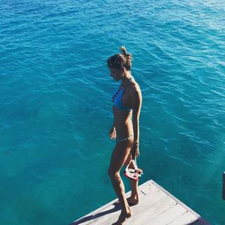 Alessandra Ambrosio feet photo thumbnail