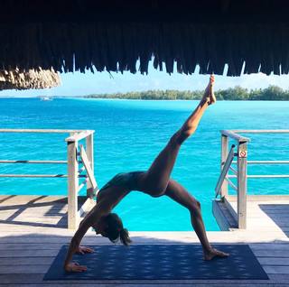 Alessandra Ambrosio feet photo thumbnail