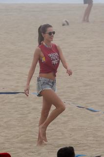 Alessandra Ambrosio feet photo thumbnail