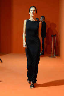 Alessandra Ambrosio feet photo thumbnail