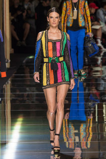 Alessandra Ambrosio feet photo thumbnail