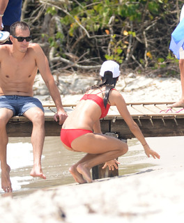 Alessandra Ambrosio feet photo thumbnail