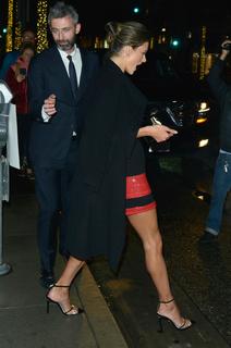 Alessandra Ambrosio feet photo thumbnail