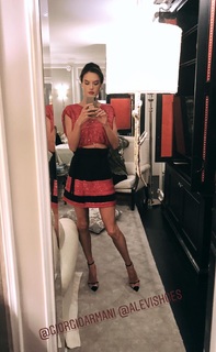 Alessandra Ambrosio feet photo thumbnail