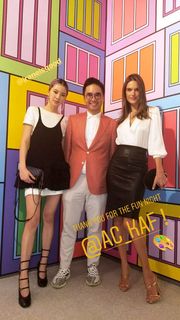 Alessandra Ambrosio feet photo thumbnail