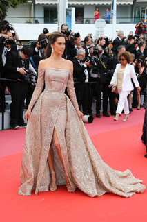 Alessandra Ambrosio feet photo thumbnail