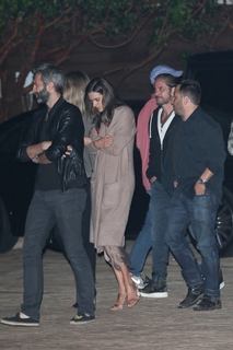 Alessandra Ambrosio feet photo thumbnail