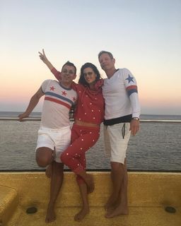 Alessandra Ambrosio feet photo thumbnail