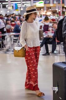 Alessandra Ambrosio feet photo thumbnail