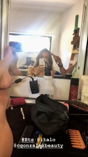 Alessandra Ambrosio feet photo thumbnail