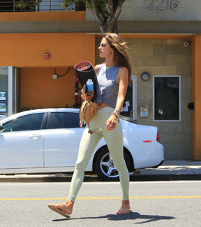 Alessandra Ambrosio feet photo thumbnail