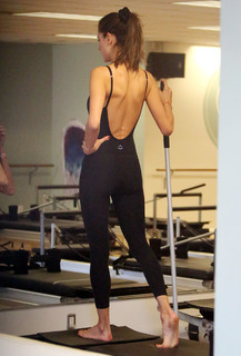 Alessandra Ambrosio feet photo thumbnail