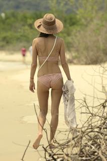 Alessandra Ambrosio feet photo thumbnail