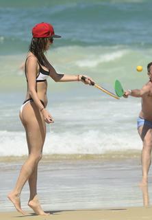 Alessandra Ambrosio feet photo thumbnail