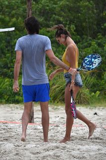 Alessandra Ambrosio feet photo thumbnail