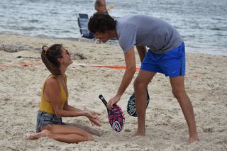 Alessandra Ambrosio feet photo thumbnail