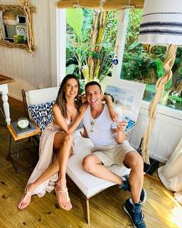 Alessandra Ambrosio feet photo thumbnail