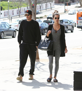 Alessandra Ambrosio feet photo thumbnail