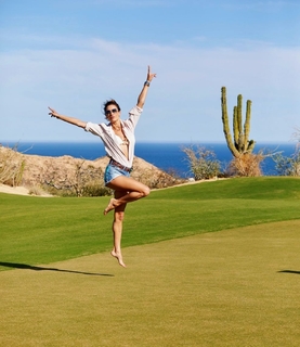 Alessandra Ambrosio feet photo thumbnail