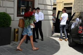 Alessandra Ambrosio feet photo thumbnail