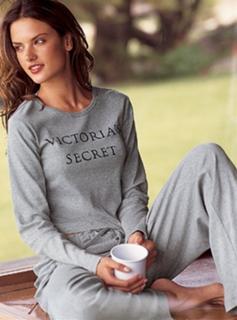 Alessandra Ambrosio feet photo thumbnail