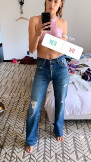 Alessandra Ambrosio feet photo thumbnail