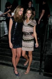 Alessandra Ambrosio feet photo thumbnail