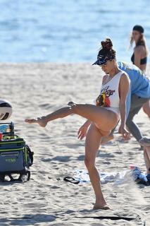 Alessandra Ambrosio feet photo thumbnail