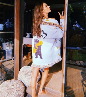 Alessandra Ambrosio feet photo thumbnail