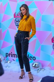 Alessandra Ambrosio feet photo thumbnail