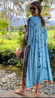 Alessandra Ambrosio feet photo thumbnail