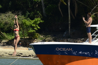 Alessandra Ambrosio feet photo thumbnail