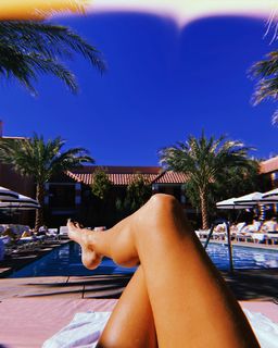 Alessandra Ambrosio feet photo thumbnail