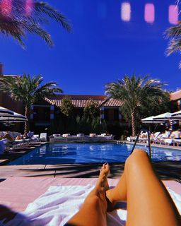 Alessandra Ambrosio feet photo thumbnail