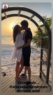 Alessandra Ambrosio feet photo thumbnail