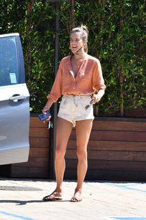 Alessandra Ambrosio feet photo thumbnail