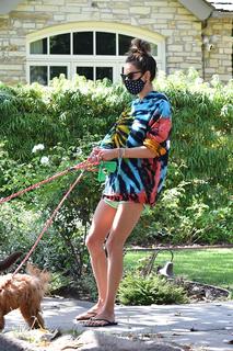Alessandra Ambrosio feet photo thumbnail