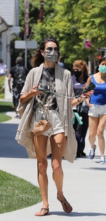Alessandra Ambrosio feet photo thumbnail