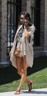 Alessandra Ambrosio feet photo thumbnail