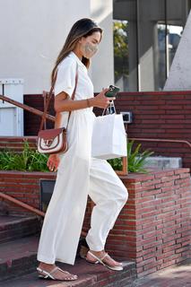 Alessandra Ambrosio feet photo thumbnail