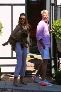 Alessandra Ambrosio feet photo thumbnail
