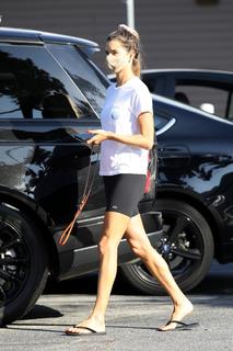 Alessandra Ambrosio feet photo thumbnail