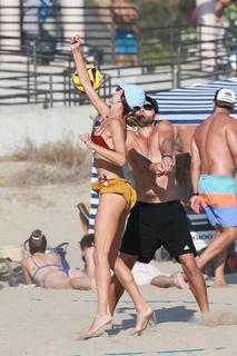 Alessandra Ambrosio feet photo thumbnail